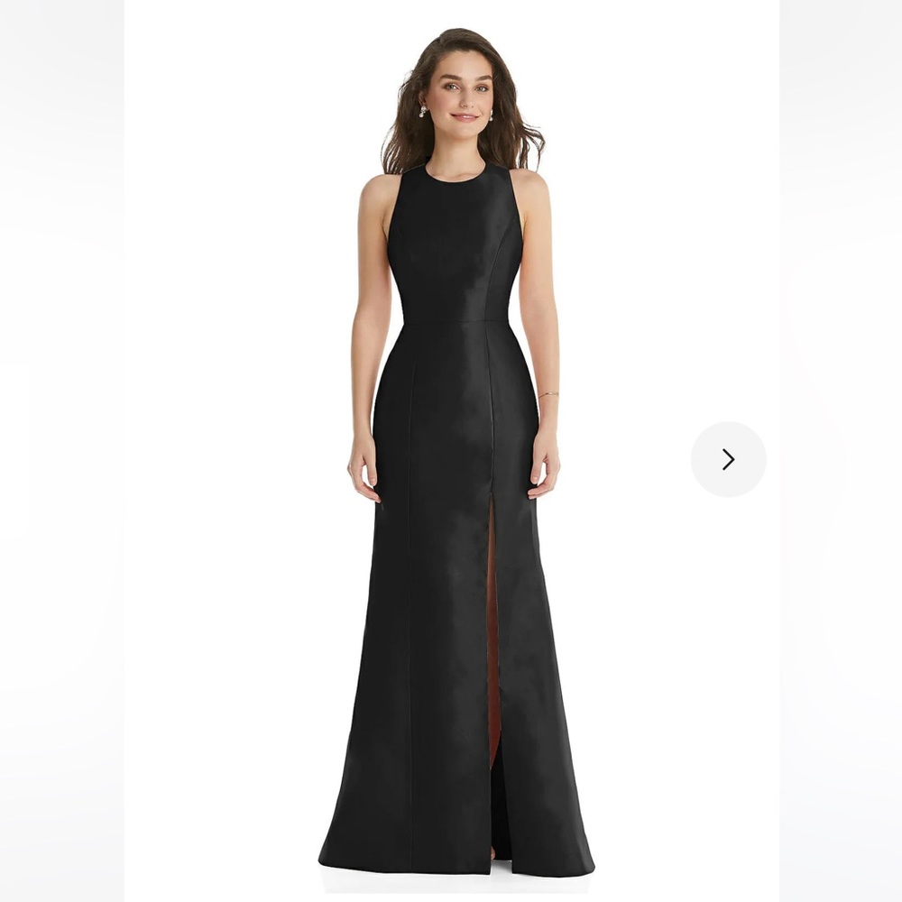 Alfred Sung
Jewel Neck Bowed Open-Back Trumpet Dress With Front Slit - D824
